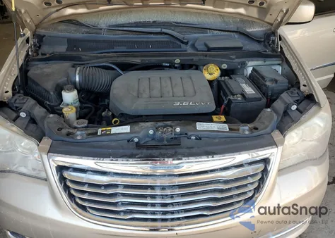 2014 Chrysler Town & Country Touring z USA, uszkodzony, nr VIN 2C4RC1BG9ER396036